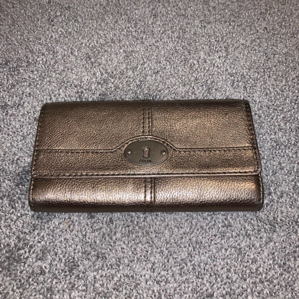 Fossil Metallic Bronze Leather Trifold Wallet